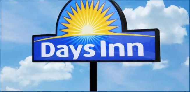 Days Inn By Wyndham Baton Rouge Airport Exterior foto